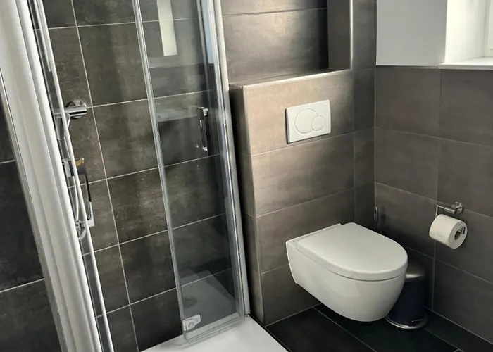 Apartmán Modern & Grosszuegig! Ideal Fuer Familie & Arbeit *